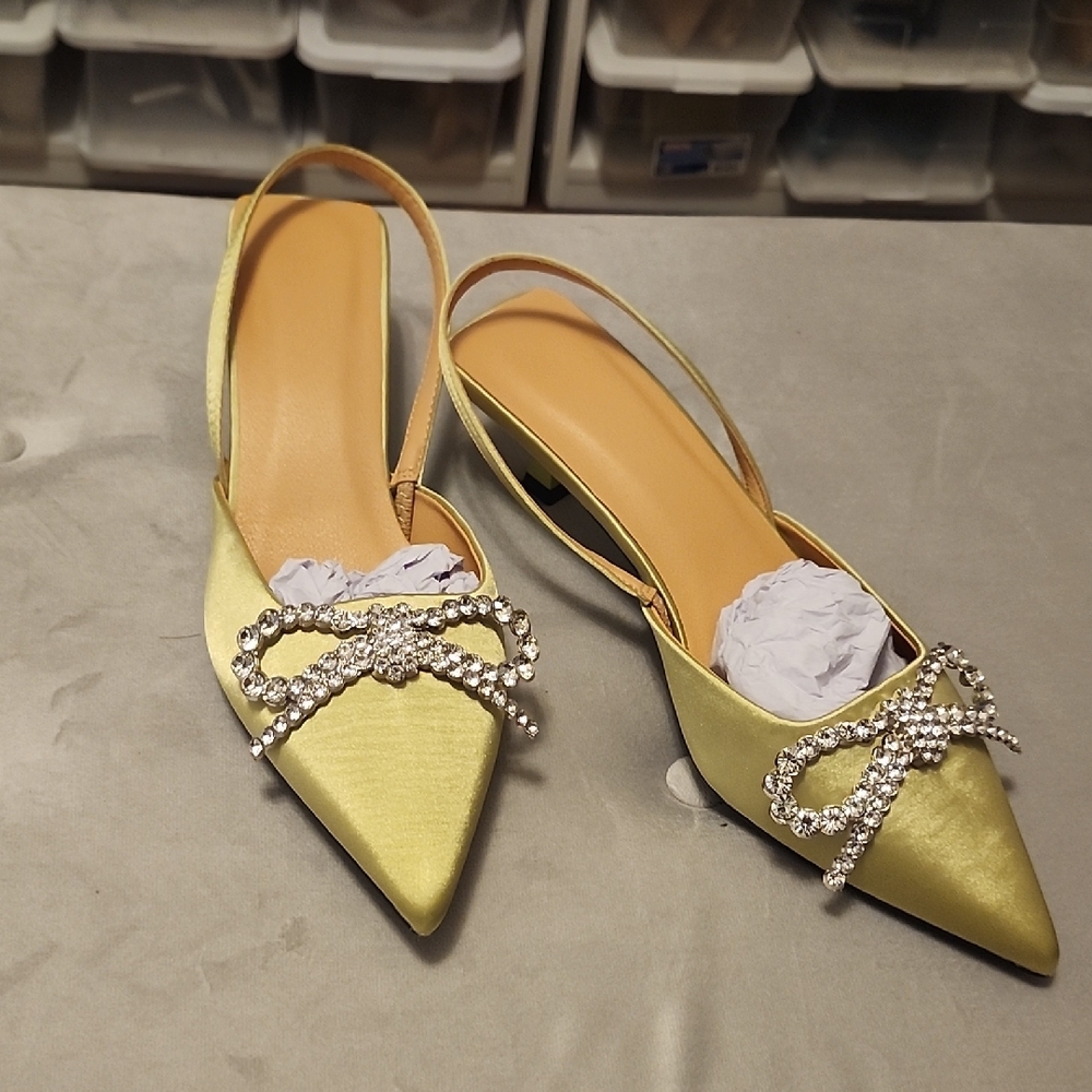 Elegant Lime Green Satin Slingback Heels with Rhinestone Bow